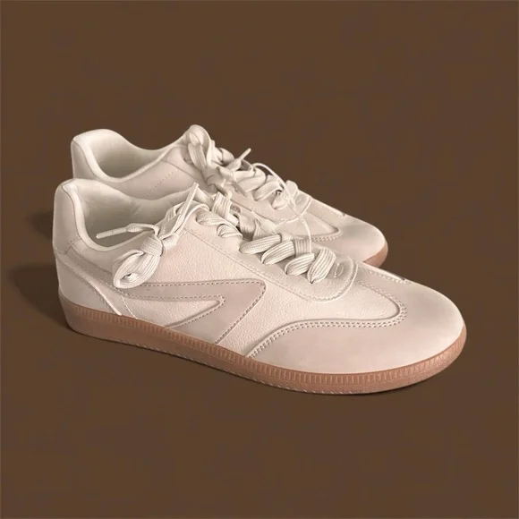 Dolce Vita Stylish Cream Sneakers - Picture 3 of 8